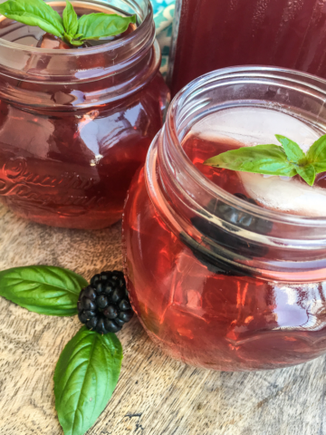 Instant pot blackberry iced tea close up mason jar glass flavor portal