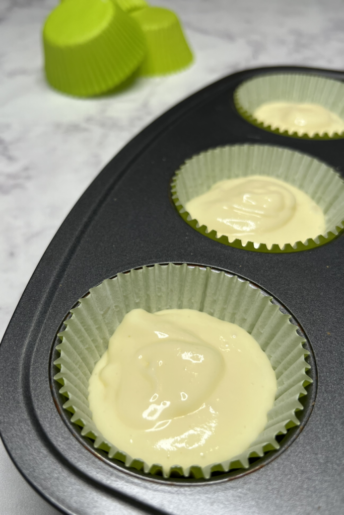 apple cheesecake tarts with vanilla wafers mix in cups